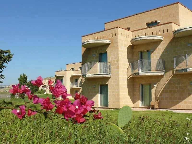 מלון Menfi Beach Resort